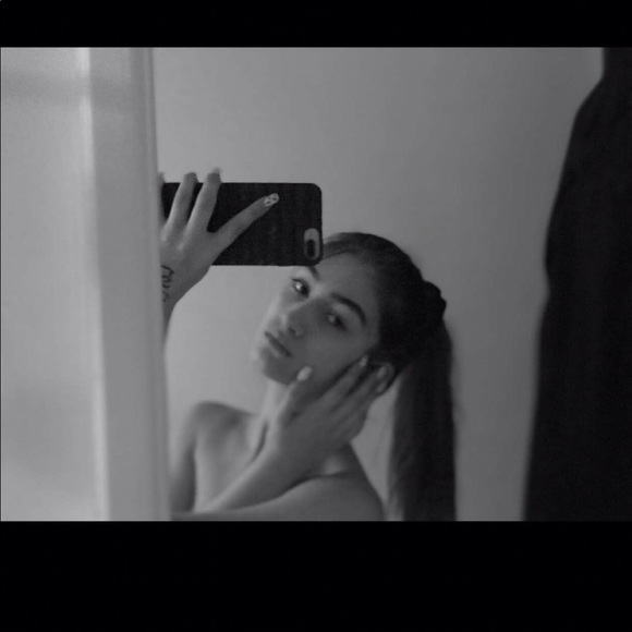 Meet your Posher, Gabrielle - Picture 1 of 1